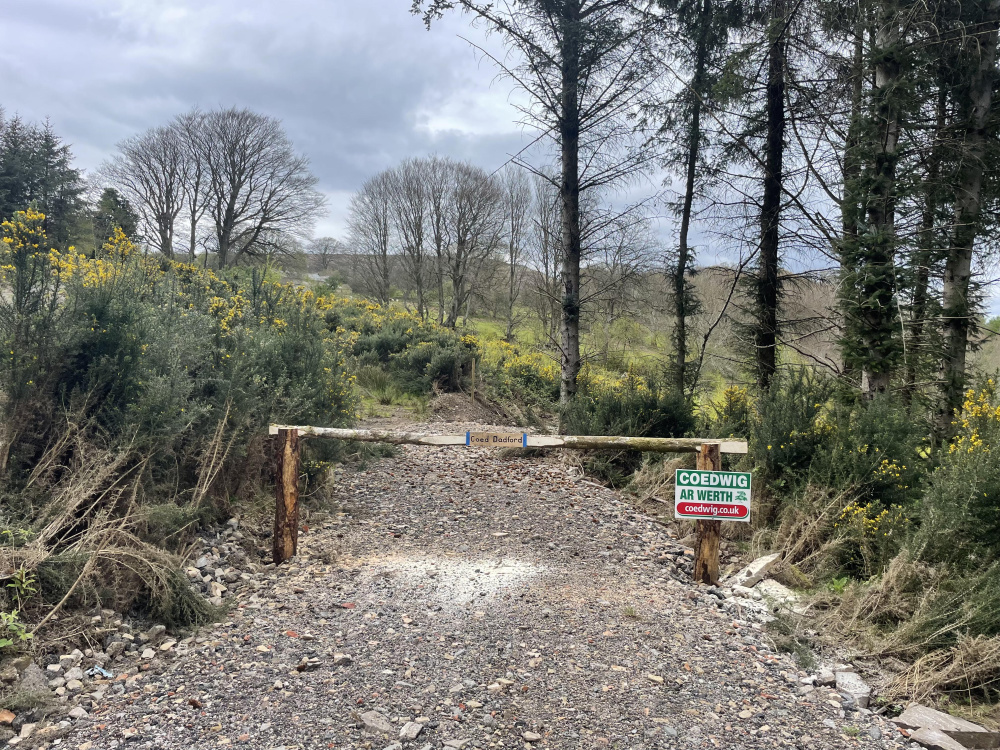 Ride stop entrance for Coed Dadford